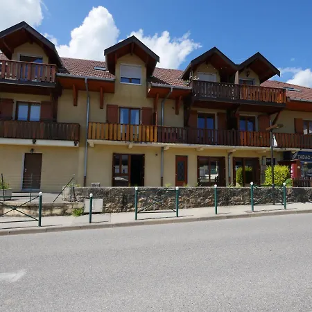 A proximité d'Annecy Appartement *